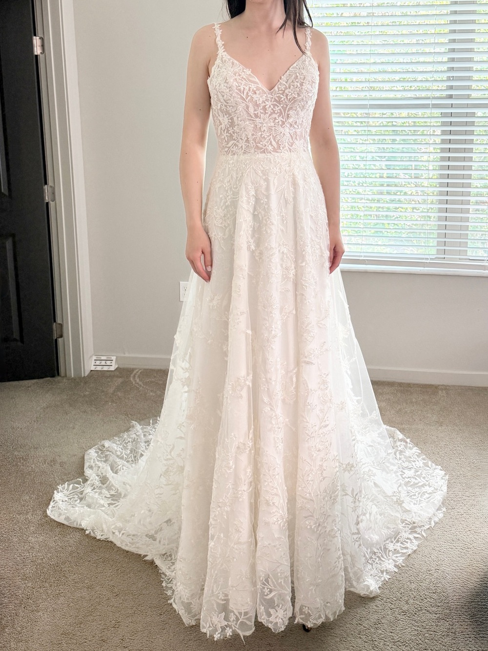 Morilee 6935 April Ivory floral Lace A-Line V-Neck Bridal Gown size 6